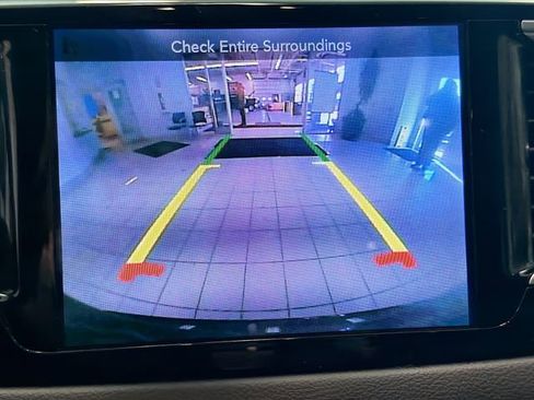 Used 2017 Chrysler Pacifica Touring-L Plus image 12