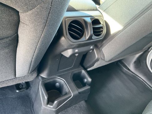 Used 2024 Jeep Wrangler Sport S image 15