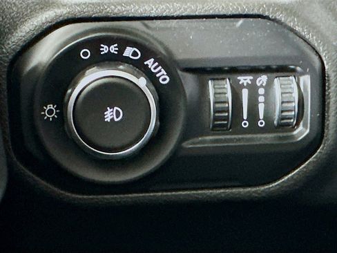Used 2021 Jeep Wrangler Unlimited Sport AWD/4WD image 10