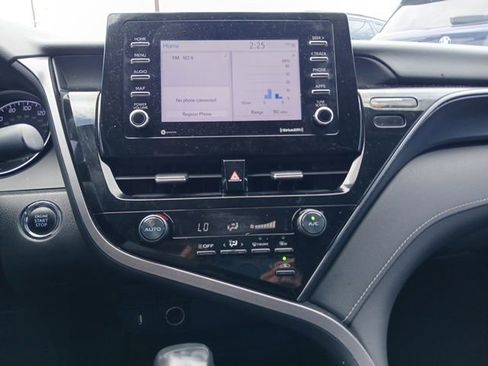 Used 2021 Toyota Camry SE w/ Convenience Package FWD image 20
