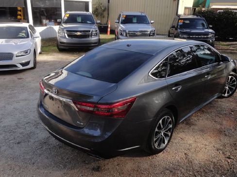 Used 2018 Toyota Avalon XLE image 7