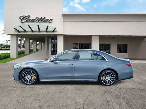 Used 2021 Mercedes-Benz S 580 4MATIC Sedan w/ AMG Line image 2