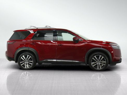Used 2025 Nissan Pathfinder Platinum w/ Cargo Package AWD/4WD image 6