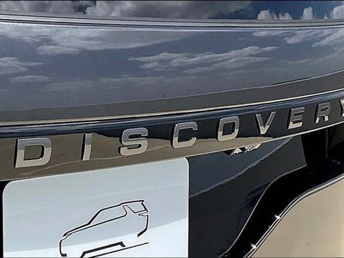New 2025 Land Rover Discovery Dynamic SE image 9