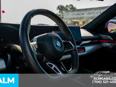 Used 2024 BMW i5 eDrive40i w/ M Sport Package image 16