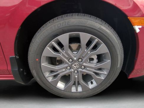 New 2026 Honda Odyssey Touring image 9