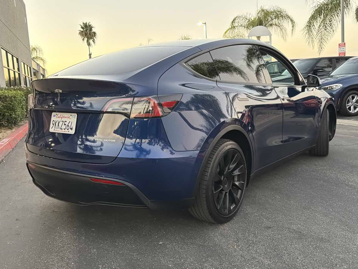 Used 2021 Tesla Model Y Long Range AWD/4WD image 4