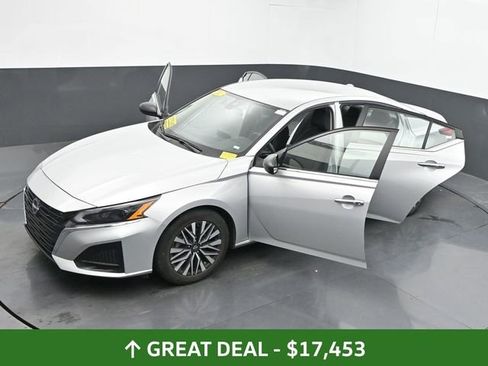 Used 2024 Nissan Altima 2.5 SV image 63