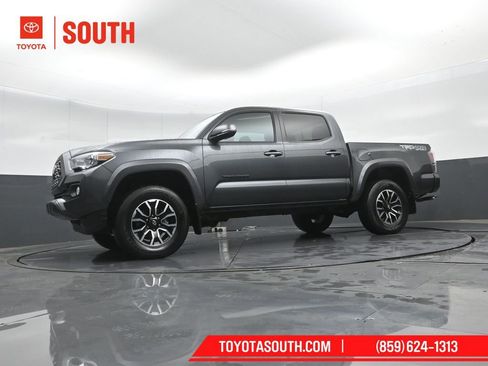Used 2023 Toyota Tacoma TRD Sport AWD/4WD image 40