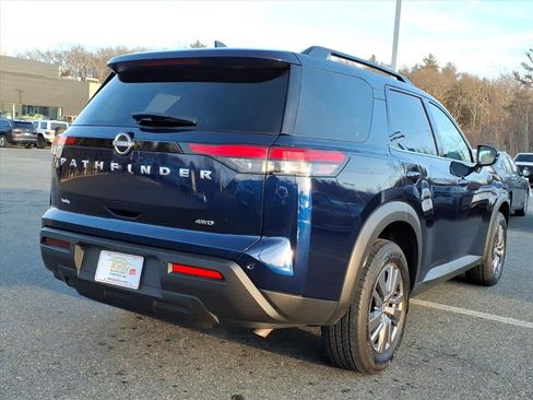 Certified 2025 Nissan Pathfinder SV image 4