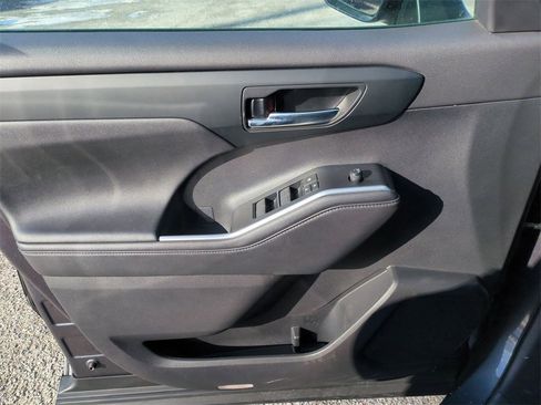 Used 2024 Toyota Highlander XSE image 7