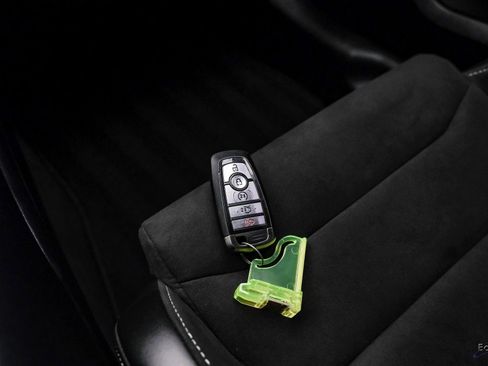 Used 2022 Ford Mustang Shelby GT500 w/ Technology Package image 68