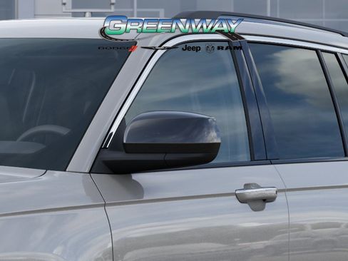 New 2025 Jeep Grand Cherokee Laredo X w/ Luxury Tech Group I image 12