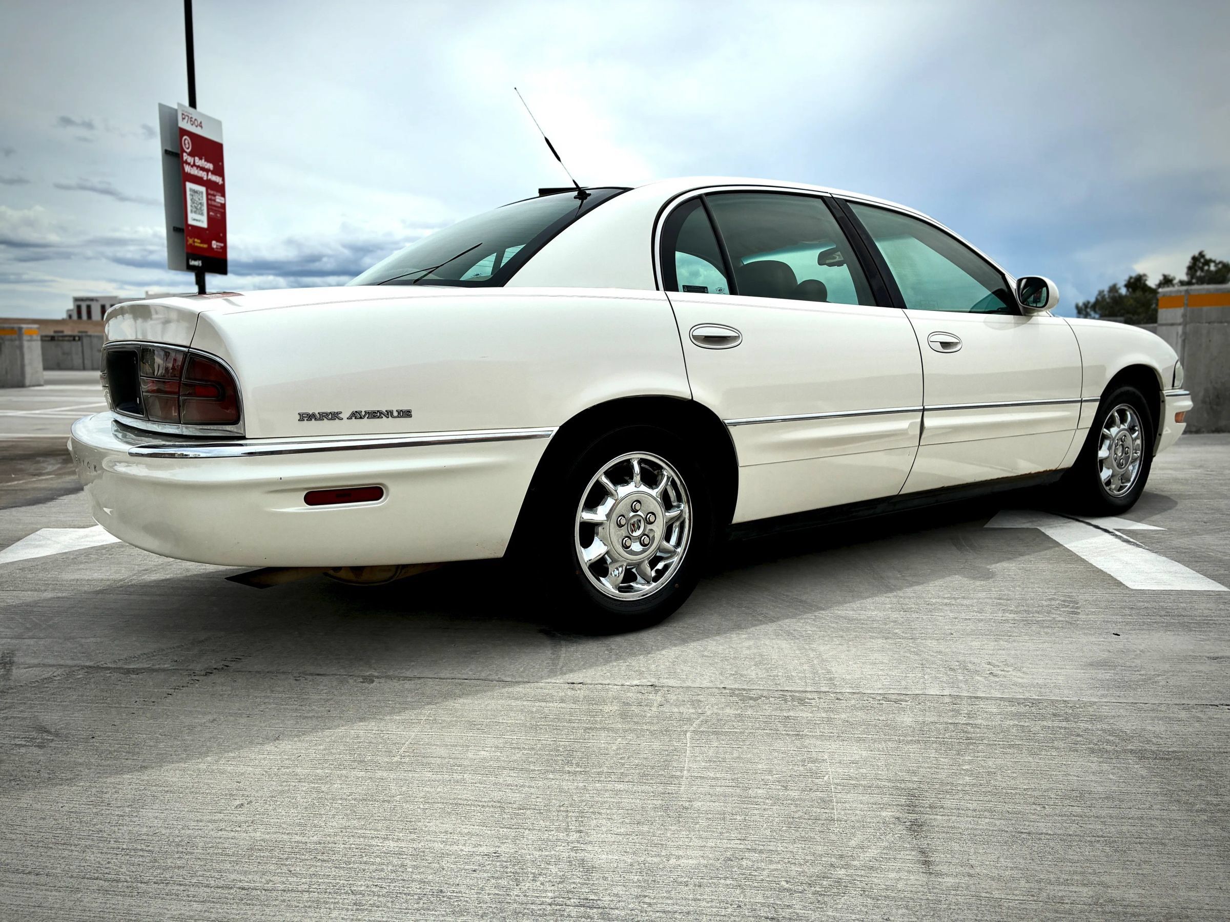 Used 2002 Buick Park Avenue w/ Prestige Pkg FWD image 14