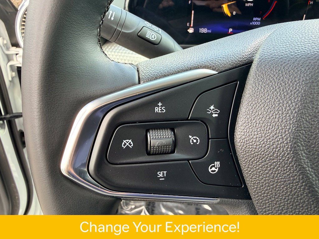 Used 2025 Chevrolet Trax ACTIV w/ Driver Confidence Package FWD image 23