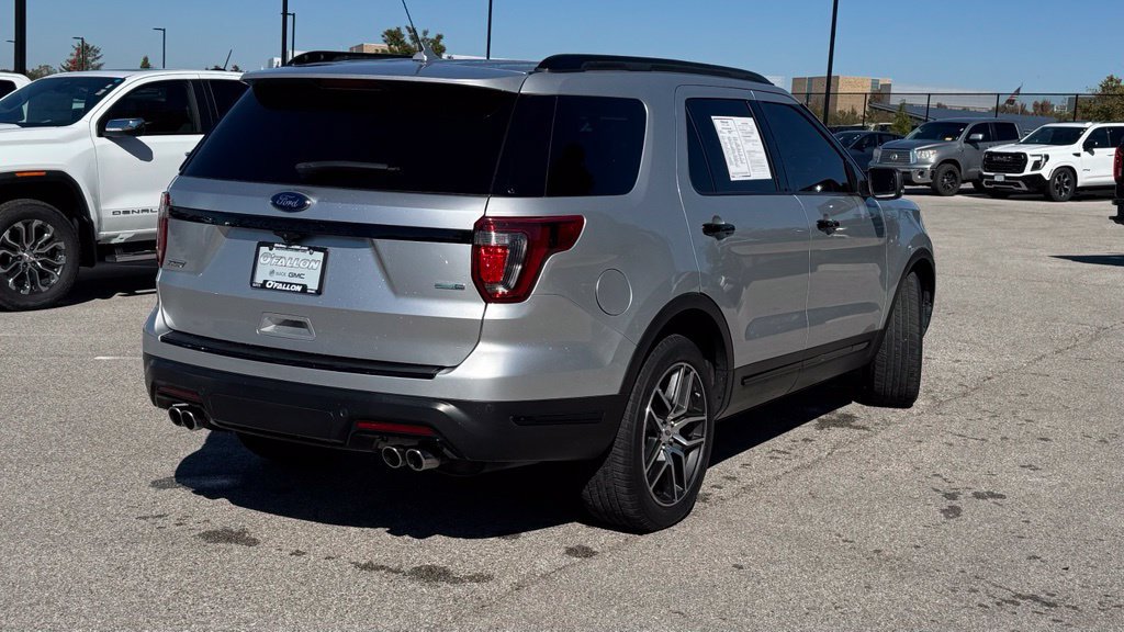 Used 2018 Ford Explorer Sport w/ Ford Safe & Smart Package AWD/4WD image 2
