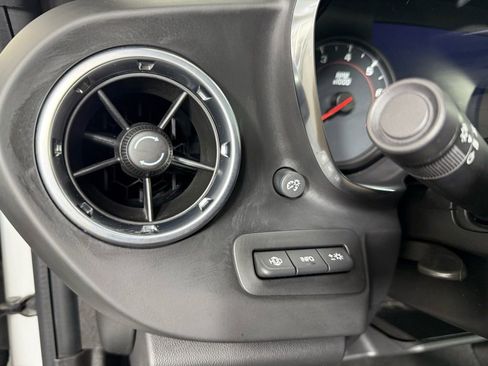 Used 2016 Chevrolet Camaro LT image 17