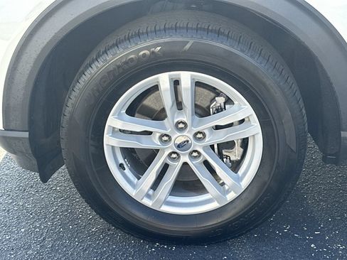 Used 2024 Ford Explorer XLT w/ Equipment Group 202A AWD/4WD image 13