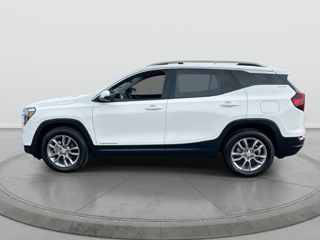 Used 2023 GMC Terrain SLT FWD image 5