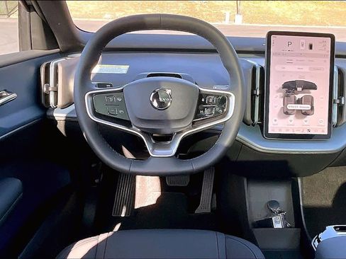 New 2025 Volvo EX30 Plus w/ Protection Package Premier image 15