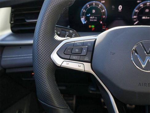 New 2026 Volkswagen Tiguan SE R-Line image 25