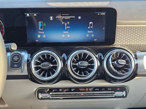 New 2026 Mercedes-Benz GLB 250 4MATIC image 33