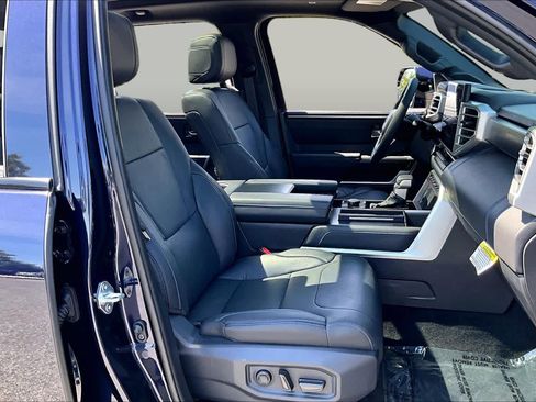 Used 2025 Toyota Tundra Platinum AWD/4WD image 9