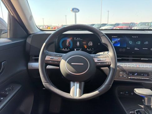 Used 2025 Hyundai Kona SEL AWD/4WD image 12