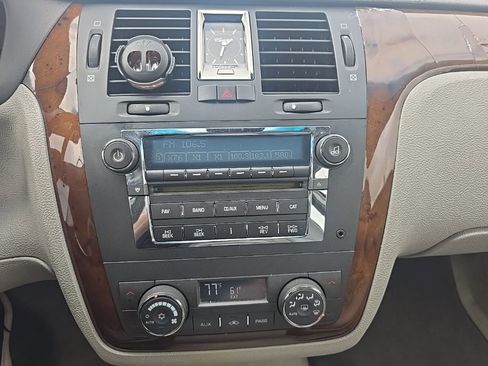 Used 2006 Cadillac DTS FWD image 24