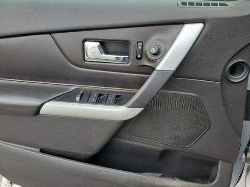 Used 2013 Ford Edge SEL FWD image 16