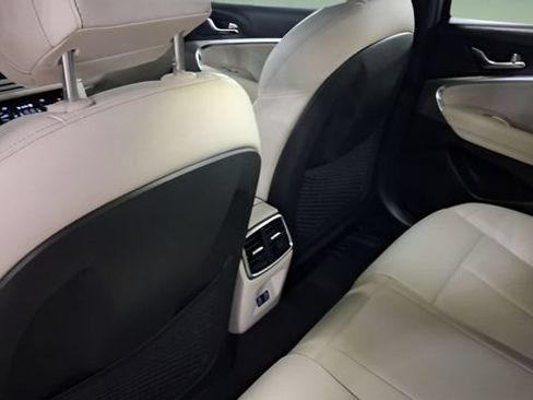 Used 2025 Genesis G70 2.5T AWD/4WD image 22
