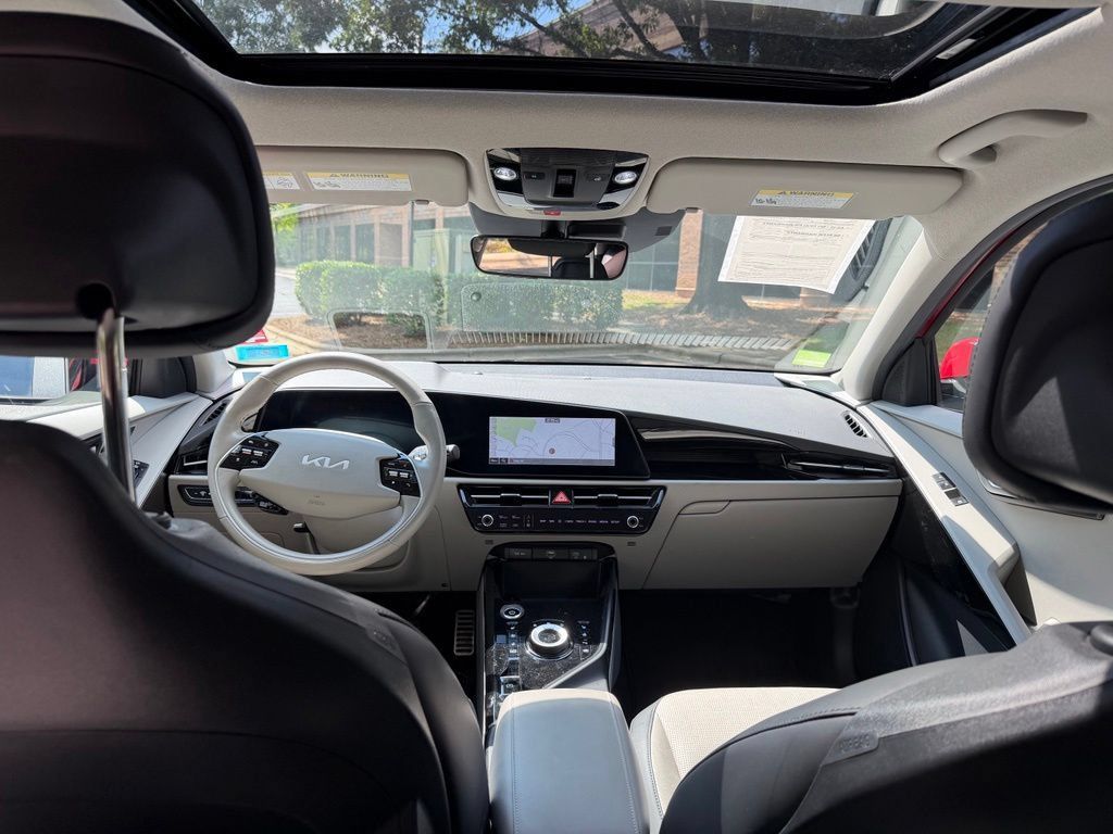 Used 2023 Kia Niro Wave w/ Wave Preserve Package FWD image 16