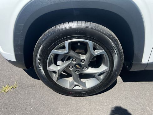 Used 2024 Chevrolet Trax LT FWD image 6