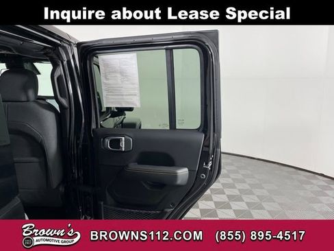 Used 2026 Jeep Wrangler Sahara image 40