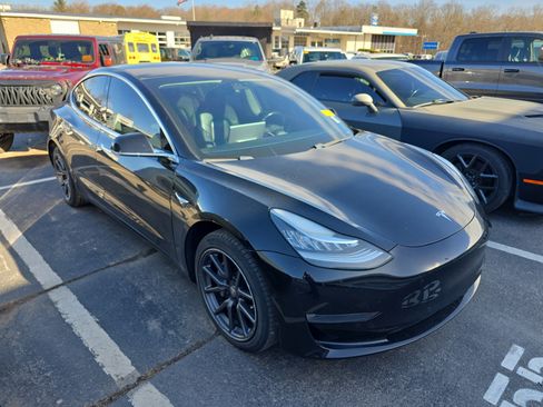 Used 2019 Tesla Model 3 Long Range image 1