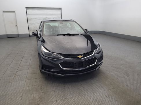 Used 2018 Chevrolet Cruze LT image 14