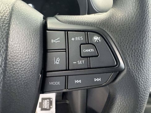 Used 2026 Toyota Sienna LE FWD image 21