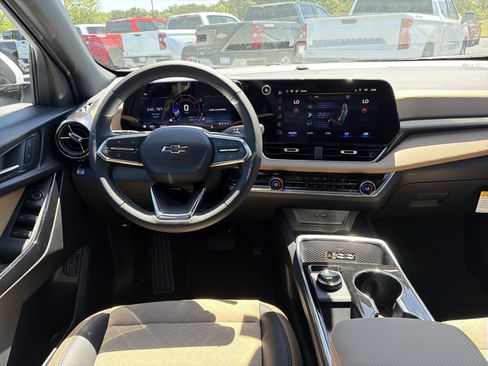 New 2026 Chevrolet Equinox ACTIV w/ Safety and Technology Package AWD/4WD image 23