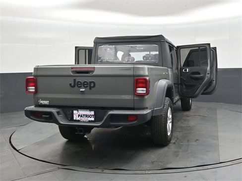 Used 2021 Jeep Gladiator Sport image 47