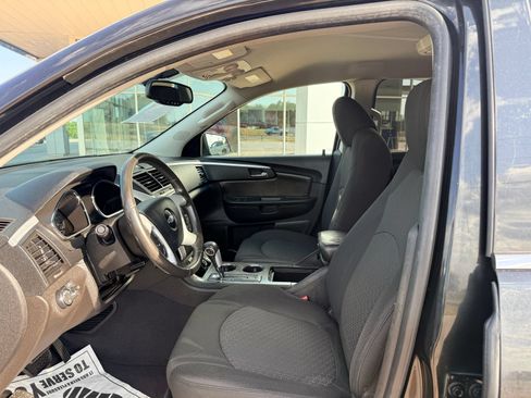 Used 2010 Chevrolet Traverse LT w/ Personal Connectivity Package FWD image 6