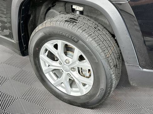 Certified 2024 Jeep Grand Cherokee Limited AWD/4WD image 41