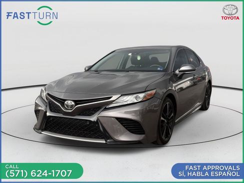 Used 2018 Toyota Camry XSE FWD image 1
