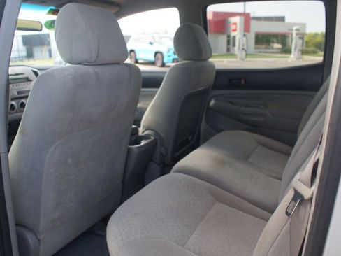 Used 2005 Toyota Tacoma PreRunner w/ SR5 Pkg #3 RWD image 10