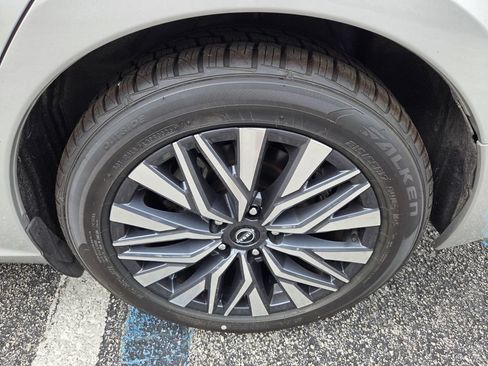 Used 2024 Nissan Altima 2.5 SV FWD image 19