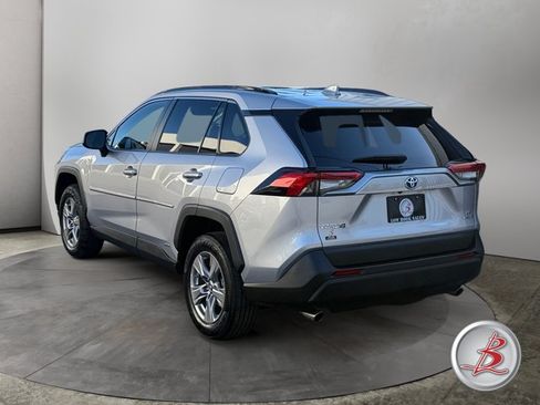 Used 2023 Toyota RAV4 LE AWD/4WD image 5