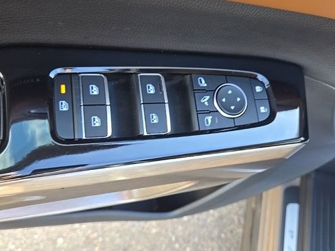 Used 2024 Nissan Pathfinder Platinum w/ Cargo Package image 12