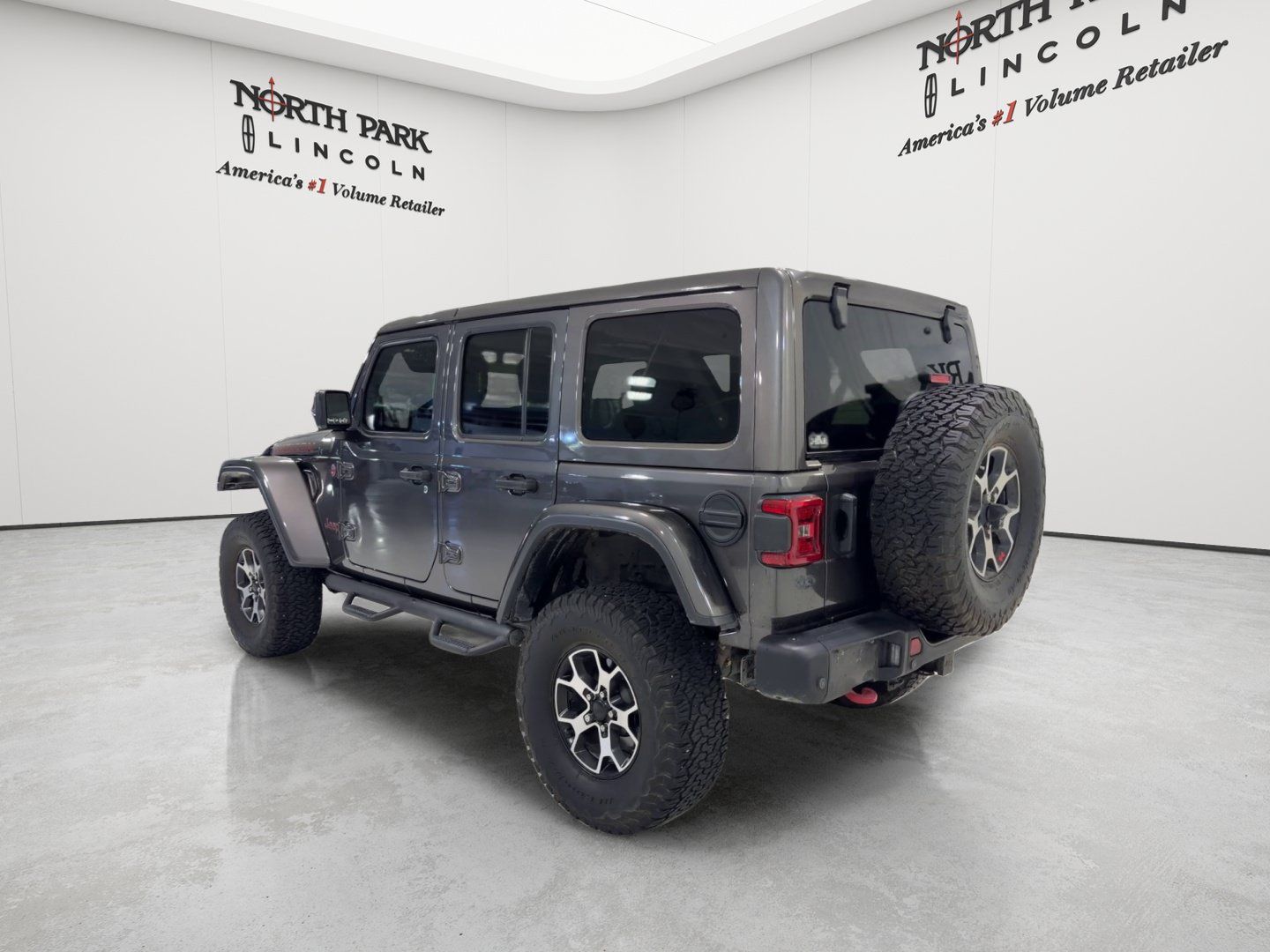 Used 2021 Jeep Wrangler Unlimited Rubicon AWD/4WD image 3