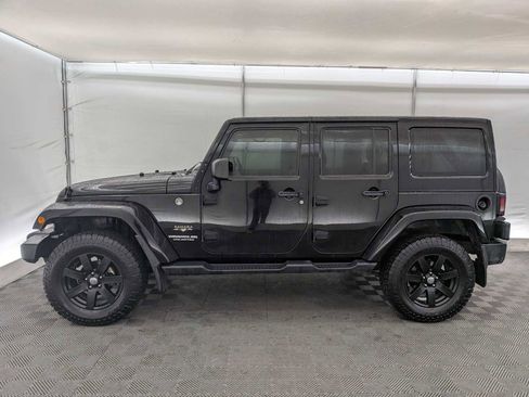 Used 2017 Jeep Wrangler Unlimited Sahara w/ Connectivity Group image 3