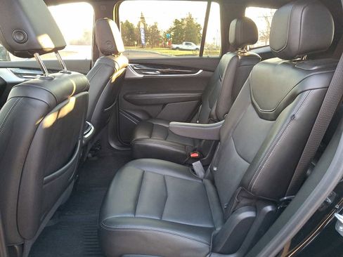 Used 2023 Cadillac XT6 Premium Luxury w/ Technology Package image 8
