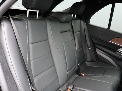 Used 2025 Mercedes-Benz GLE 350 4MATIC image 14